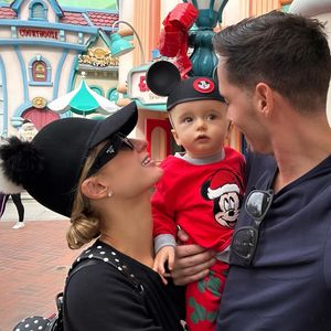 "Traum": Paris Hilton taucht mit Phoenix ins Disneyland ein!
