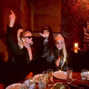 BFFs Paris Hilton und Christina Aguileira feiern ausgelassen