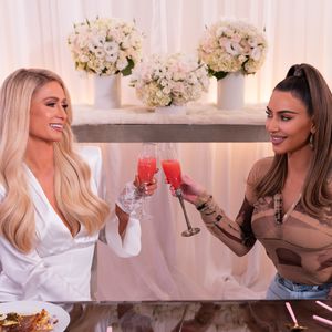 In Paris Hiltons Kochshow: Kim K. verspottet ihre Kochkünste
