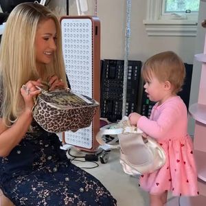 Wie die Mama: Paris Hiltons Tochter London liebt Handtaschen