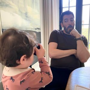 So lustig reagiert Drew Scotts Sohn auf Geburt von Schwester