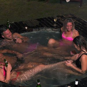 Zehnuckeln und Co.: Wilder Temptation-Abend bei den Jungs!