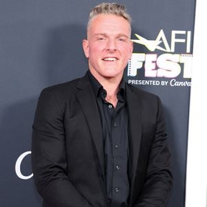 Pat McAfee dankt Bradley und Tom für seine erste Filmrolle