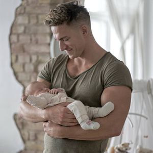 Darum zeigen Patrick Fabian und Lea ihre Tochter jetzt doch
