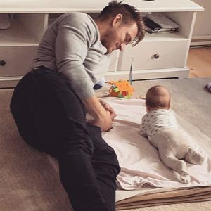 Patrick Fabian feiert "halben Geburtstag" von Baby Lilly