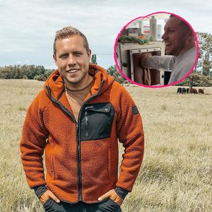 Patrick Romer steckt Arm in künstlichen Kuh-Hintern!