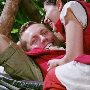 Flirt-Versuch im Dschungelcamp? So erlebte Patrick Evas Nähe