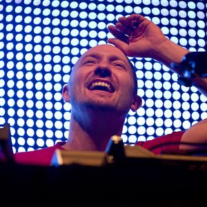Mann attackiert DJ Paul Kalkbrenner während Show in Madrid