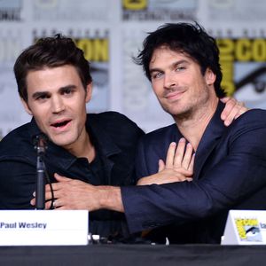 Secret Wedding? Paul Wesley & Freundin mit passenden Ringen!