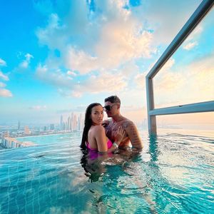 Paulina Ljubas postet heißes Poolfoto mit ihrem Freund Yasin
