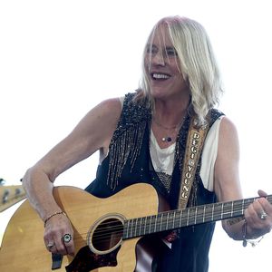 Mit nur 66 Jahren: Ex-Frau von Neil Young ist gestorben!