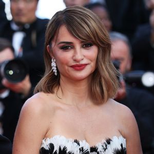 Nanu: Penélope Cruz überrascht mit glamourösem blondem Bob
