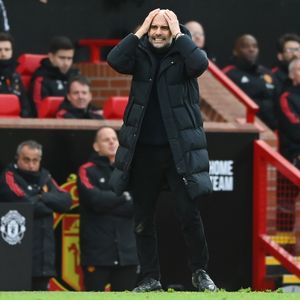 Ausgebuht trotz Sieg: Trainer Pep Guardiola ist stinksauer