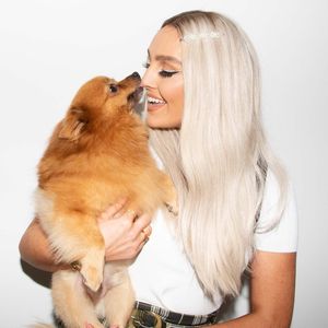 Nach 14 Jahren verliert Perrie Edwards ihren Hund Hatchi