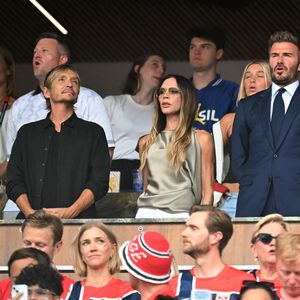 David Beckham feiert England bei der WM mit Romeo und Cruz