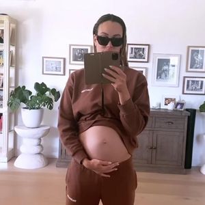 Nach Schwangeschafts-News: Peta Murgatroyd zeigt Babykugel