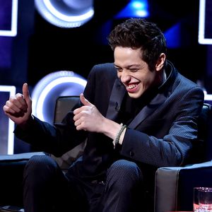 Wie Urlaub: Pete Davidson scherzt über seinen Drogenentzug