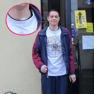 Hat Pete Davidson sein Tattoo für Kim K. entfernen lassen?
