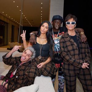 So ernst? Pete Davidson ist mit Kims Familie wohl sehr eng