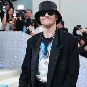 Pete Davidson trauert um Verlust seines Familienhundes Henry