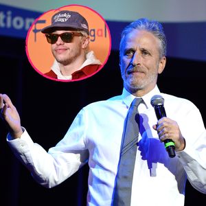 Jon Stewart: So geht es Pete Davidson mit Kanye-Kim-Drama
