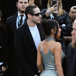 Händchen haltend! Pete begleitet Kim Kardashian zu Premiere