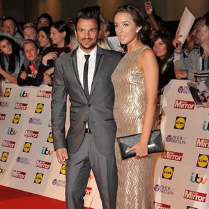 Peter Andre genießt Spaziergang mit Emily und Baby Arabella!