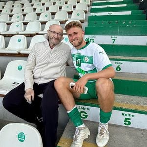 Phil Collins unterstützt Sohn bei Fußballspiel in Österreich