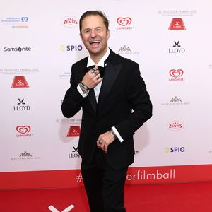 Opernball-Begleitung: Hat Philipp Hochmair neue Partnerin?