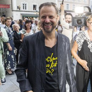 Philipp Hochmair "weiß nicht, was Glück tatsächlich ist"