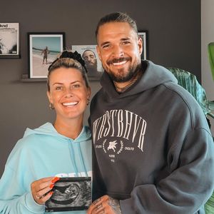 Pia Tillmann und Zico freuen sich über fertiges Babyzimmer