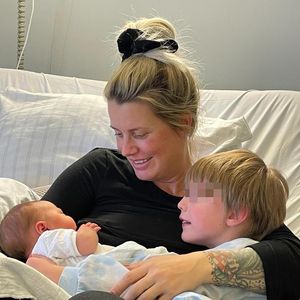 "Wurm drin": Pia Tillmann gibt Update aus dem Wochenbett