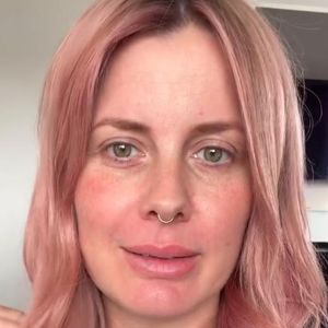Neu-Mama Pia Tillmann überrascht mit rosafarbenen Haaren!