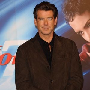 Silver Bond Pierce Brosnan: So grau und sooo verliebt!