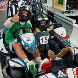 Bild mit Alessio: Pietro Lombardi kündigt Netz-Comeback an