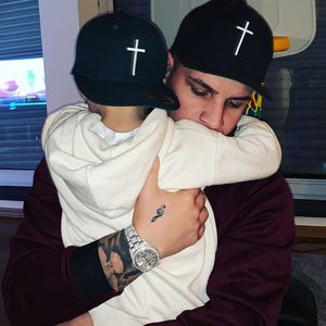 Pietro und Alessio verzaubern mit ihren Partnerlook-Caps