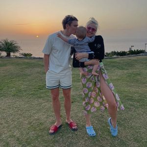 Sängerin Pixie Lott teilt süße Familienfotos aus dem Urlaub
