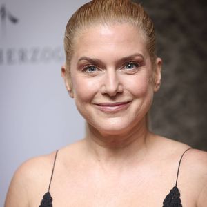 Jeanette Biedermann performt erstmals mit ihrem Babybauch