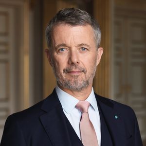 König Frederik X. feiert Jahreswechsel mit royaler Premiere