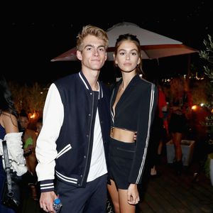 Kaia Gerber bricht Schweigen über Drogensucht ihres Bruders