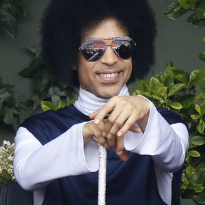 Jet musste notlanden: Prince nach Zusammenbruch in Klinik