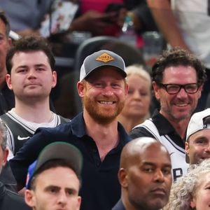 Prinz Harry taucht plötzlich solo beim NBA-Finalspiel auf