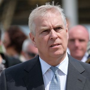 Epstein-Skandal: Beweisfoto von Prinz Andrew soll fake sein