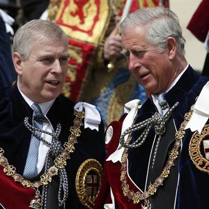 König Charles hält Prinz Andrew für größtes Familienproblem!