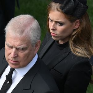 Beatrice und Eugenie wollen "so viel Abstand wie möglich"