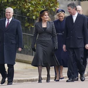 Deshalb läuft Prinz Andrew bei Gedenkfeier vor den Royals!