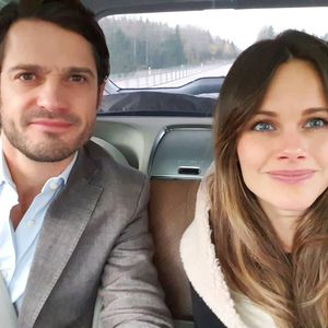 Wie Normalos: Prinz Carl Philip und Sofia posten Paar-Selfie