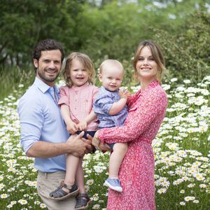 Sofia & Carl Philip: Süßes Familien-Pic mit den Mini-Prinzen