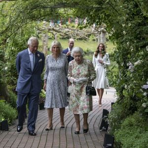 Nach Baby Lilibets Geburt: Erster Auftritt von Queen und Co.