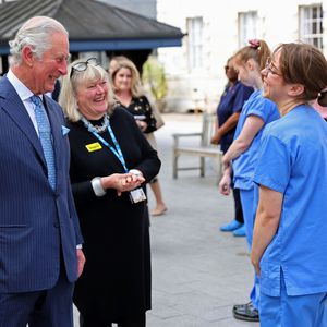Prinz Charles besuchte Krankenpfleger seines Vaters Philip
